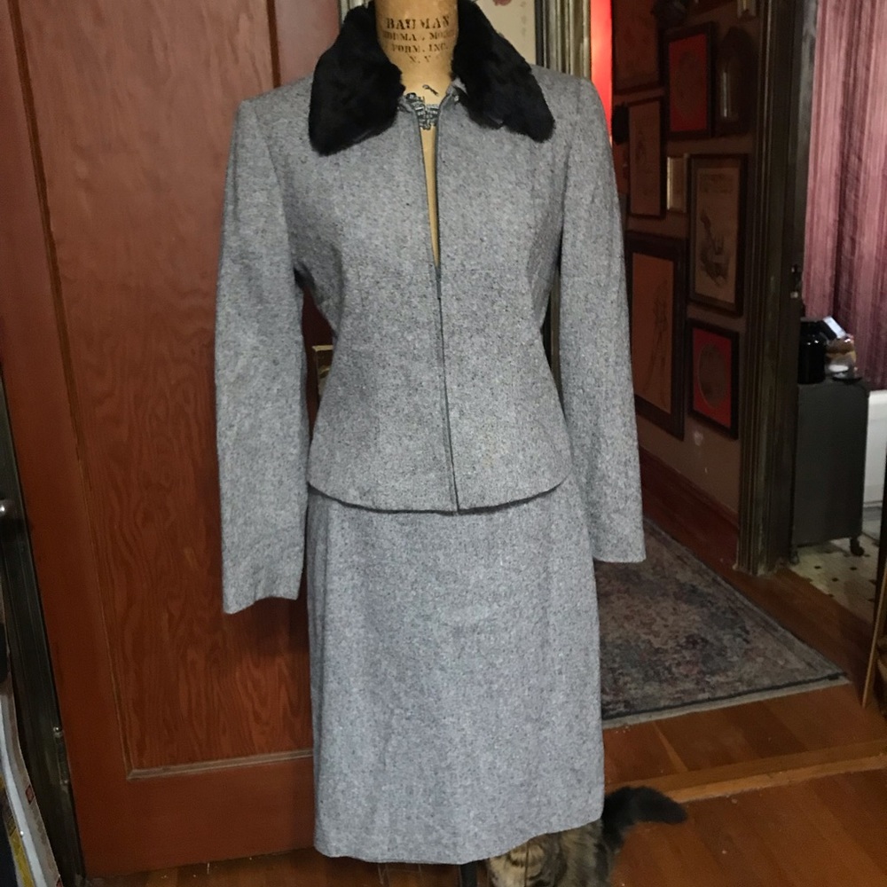 Lena Gabrielle Vintage Wool Suit w:Removable Faux Fur Collar Size 4 NWOT